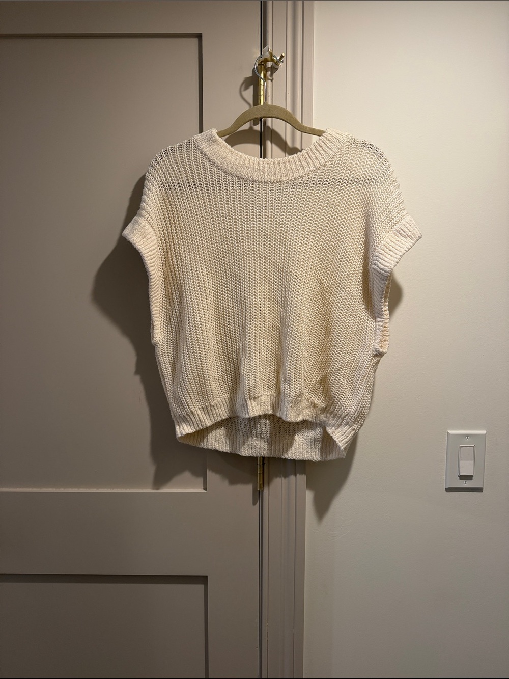 Cream Knit Short-Sleeve Sweater Vest